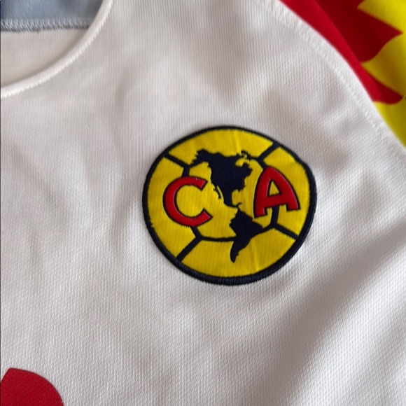 Club América Soccer Jersey - Picture 3 of 9